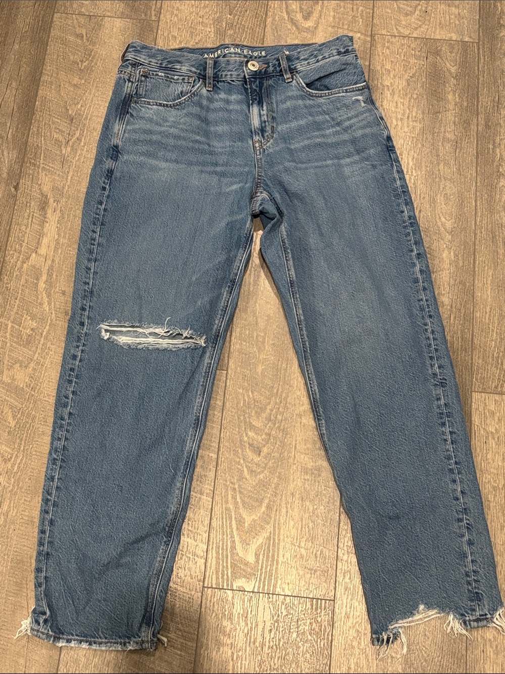 American Eagle High-Rise 90s straight Jeans in Medium Blue